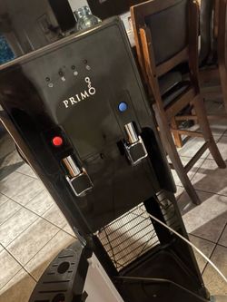 Primo water jug container