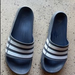 $15 Adidas Slides Size 10-11