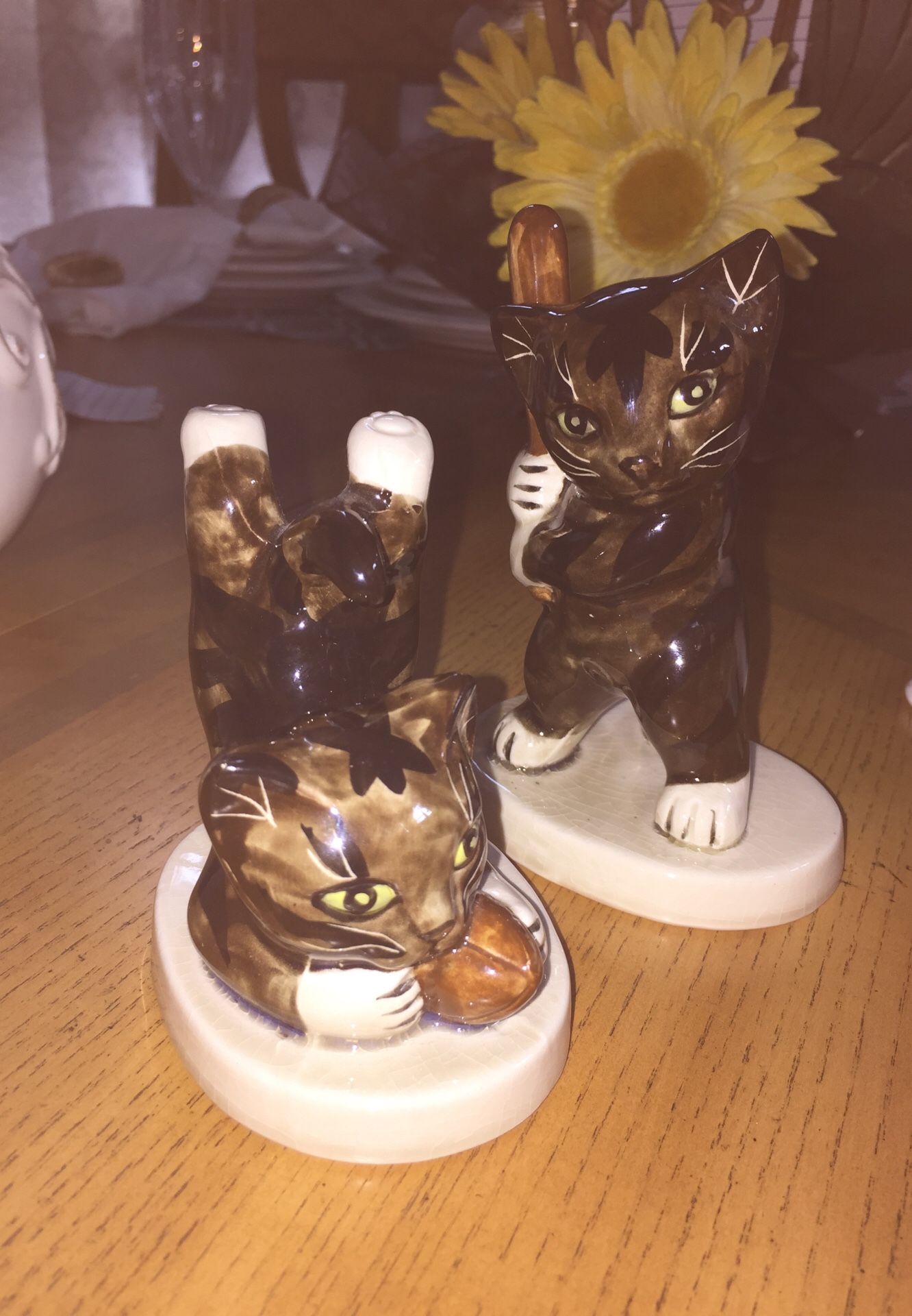 Ceramic cat