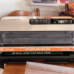 Food saver FM5200 WITH BAGS