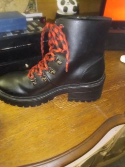 New Skechers Memory Foam Boots/ Black W/ Rubber Soles Size 6.5-7