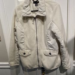 Ladies Size Medium Macys Style and Company White Fleece Jacket