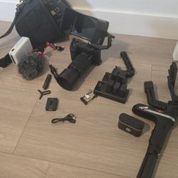 Sony A6400 Camera Kit 