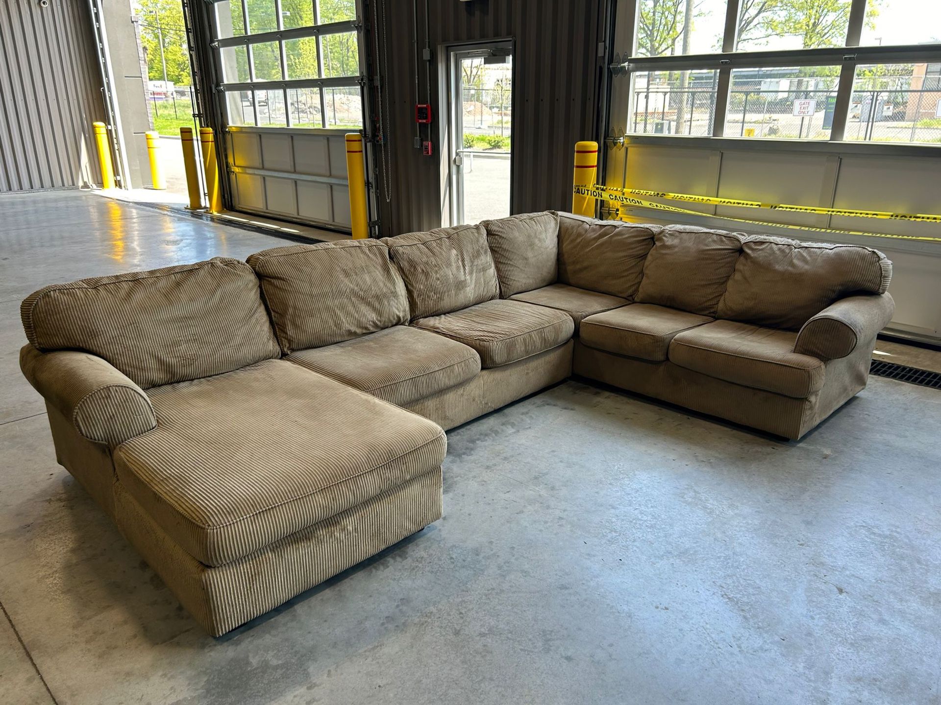 ( Free Delivery ) Large Light Beige Sectional Couch