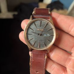 Nixon Sentry Leather Rose Gold!!