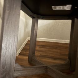 Living room, dining table and two lamp tables brand new