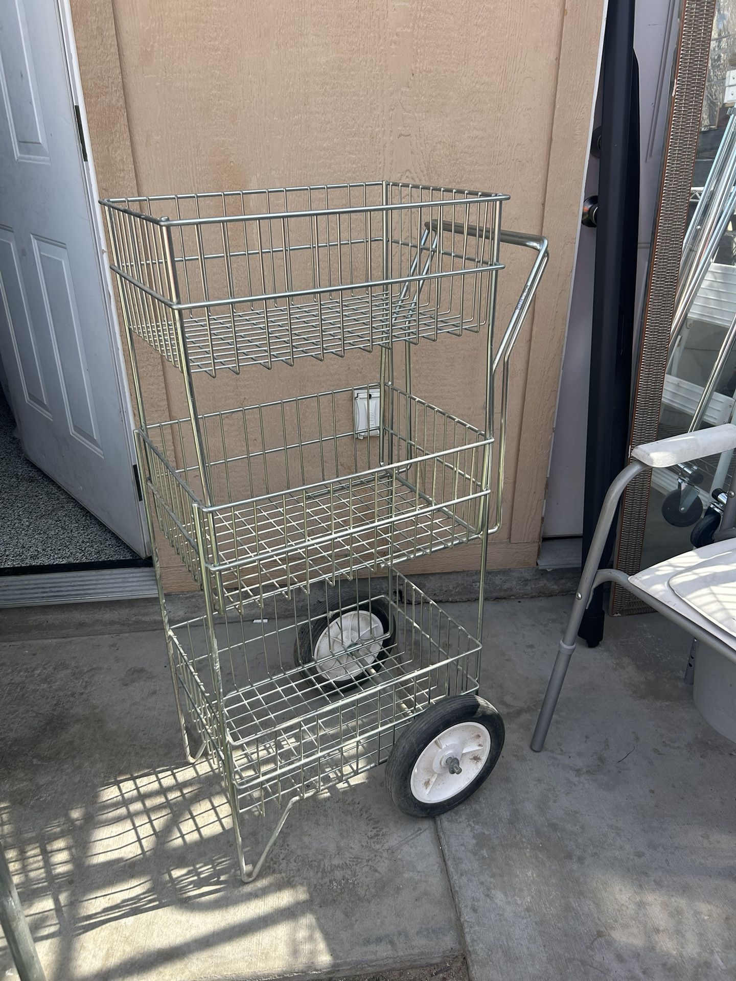 Royal Wire Rolling Basket