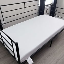 Day Bed With Mattress