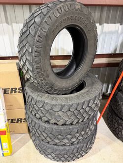 4 Firestone Destination M/T2 LT255/75R17 – Jeep Gladiator Takeoffs