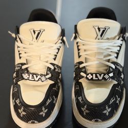 Louis Vuitton Trainer Black and White Monogram size 11