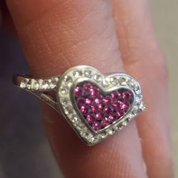 Ring Heart pink jewel surrounded by clear jewels