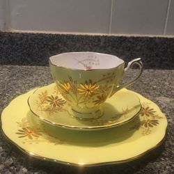 Princess Anne Fine Bone Yellow with Gold Flowers Dinnerware