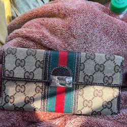 gucci wallet 