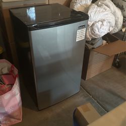 Undercounted  Refrigerator 