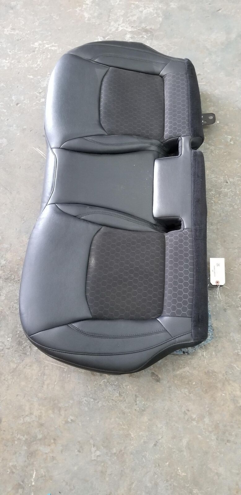 2nd Row Rear Seat Lower Cushion 2018 Jeep Compass 68339898AA 2017 (J31)