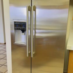 Electrolux 25.9 cu. ft. Refrigerator