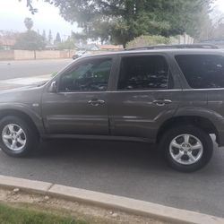 2005 Mazda Tribute