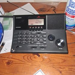 Uniden 500 channel scanner 225.00 brand new table top type works picks up everything