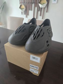 Yeezy foam runners