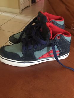 Boys sneakers sz 3y