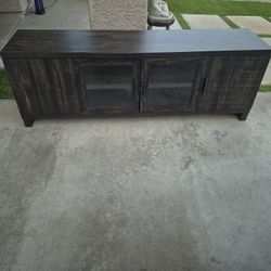 64 1/2" Length X 15 1/2" Depth X 22" Height Tv Stand Cabinet In Good Condition 