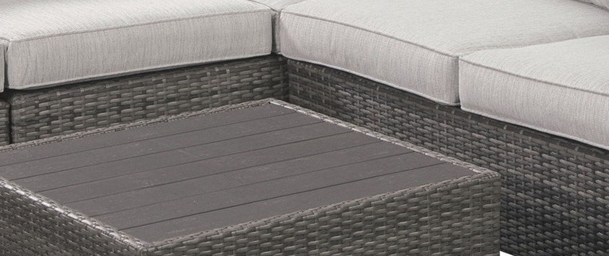 Cherry Point 4-piece Outdoor Sectional Set