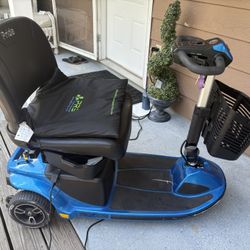Pride Revo 2.0 3-Wheel Mobility Scooter W Lift 