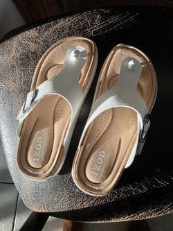 IZOD sandals