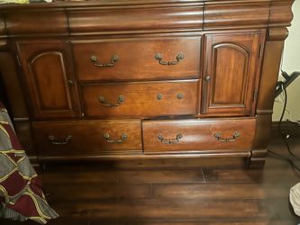 Vintage French Provincial Bedroom Set - 6-Drawer Dresser & 2 Nightstands
