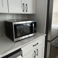 PowerXL Microwave + Air Fryer Combo – Excellent Condition