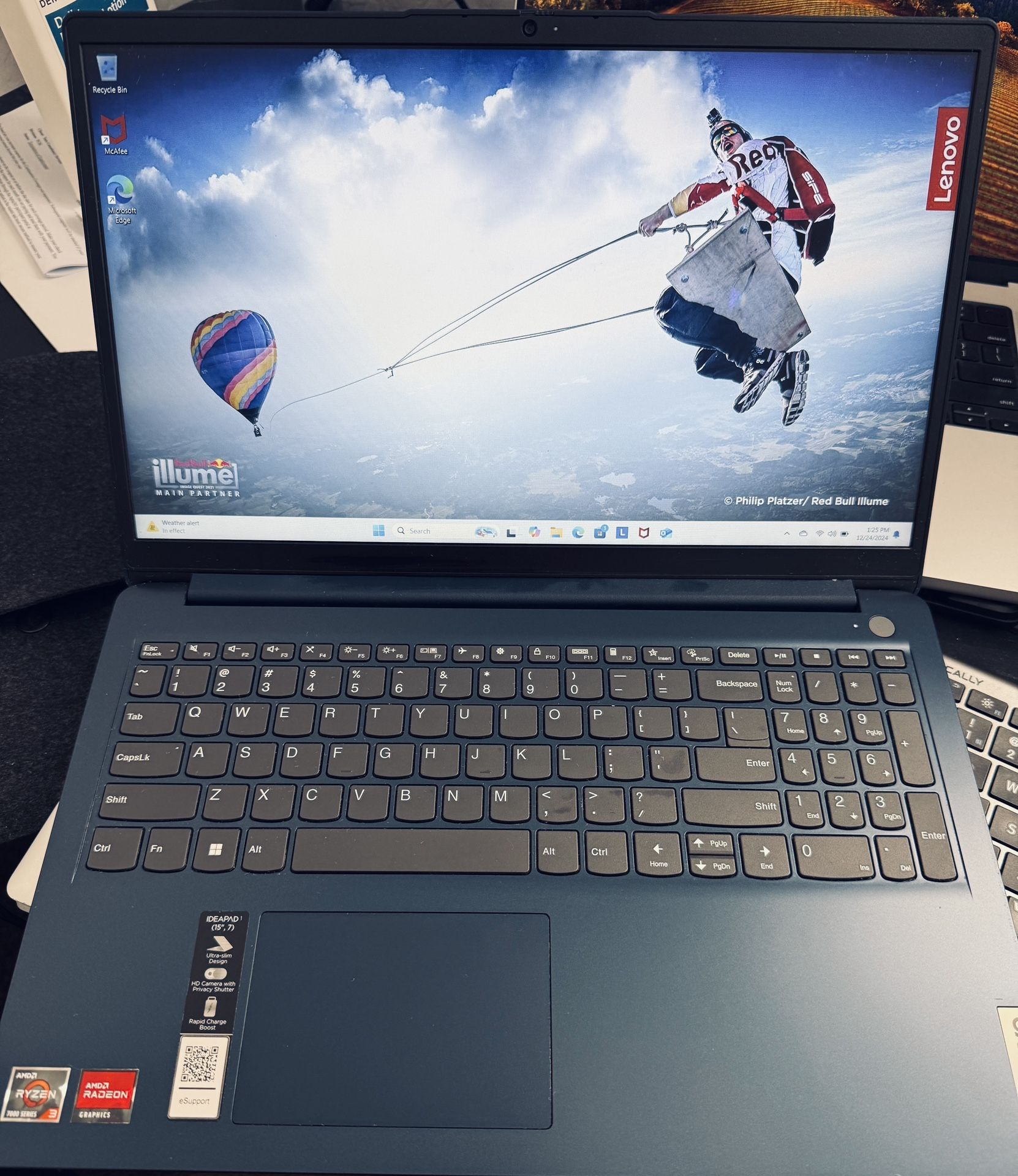 Lenovo IDEAPAD 15 Ryzen 3 7320 U| 8GB RAM| 256 GB SSD