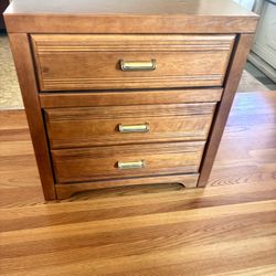 Beautiful Brown 3 Drawer Dresser/end Table$35 OBO