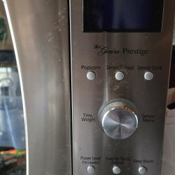 Panasonic The Genius Prestige Microwave ( 2.2 Cu Ft)