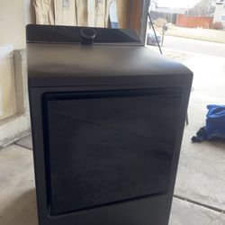 LG Gas Dryer with AI Sensor – Like New (6 Months Old)