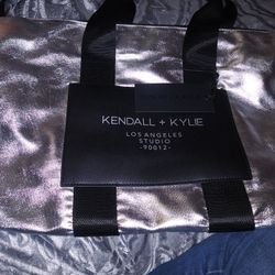 New Kendall And Kylie Large Silver Bag