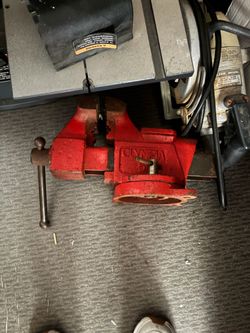 Olympia Red Cast Iron Bench Vise