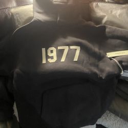 Essential Sweater 1977