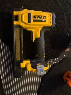 Dewalt 20v strapel gun