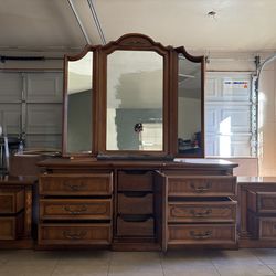 Stanley Furniture Set