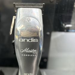 Andis Cordless Master Clipper And Magnetic Guards