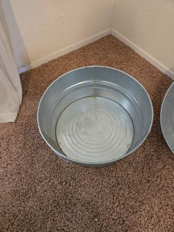 2  NICE 17 GALLON GALVANIZED  TUBS  GREAT FOR ICE DRINKS  AT THE PARK
