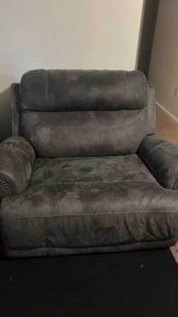 Oversized recliner