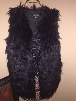 New faux fur black vest size medium