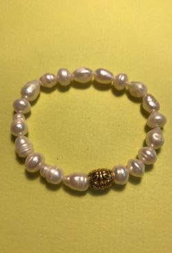 Freshwater pearl bracelet