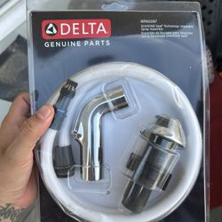 Delta Vegetable Spray Set