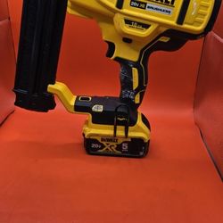 DEWALT DCN680 16 GAUGE BRAD NAILER