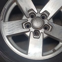 5 (17 1/2 INCH) 2006to 2010 OEM ALUMINUM JEEP COMMANDER TIRES AND RIMS