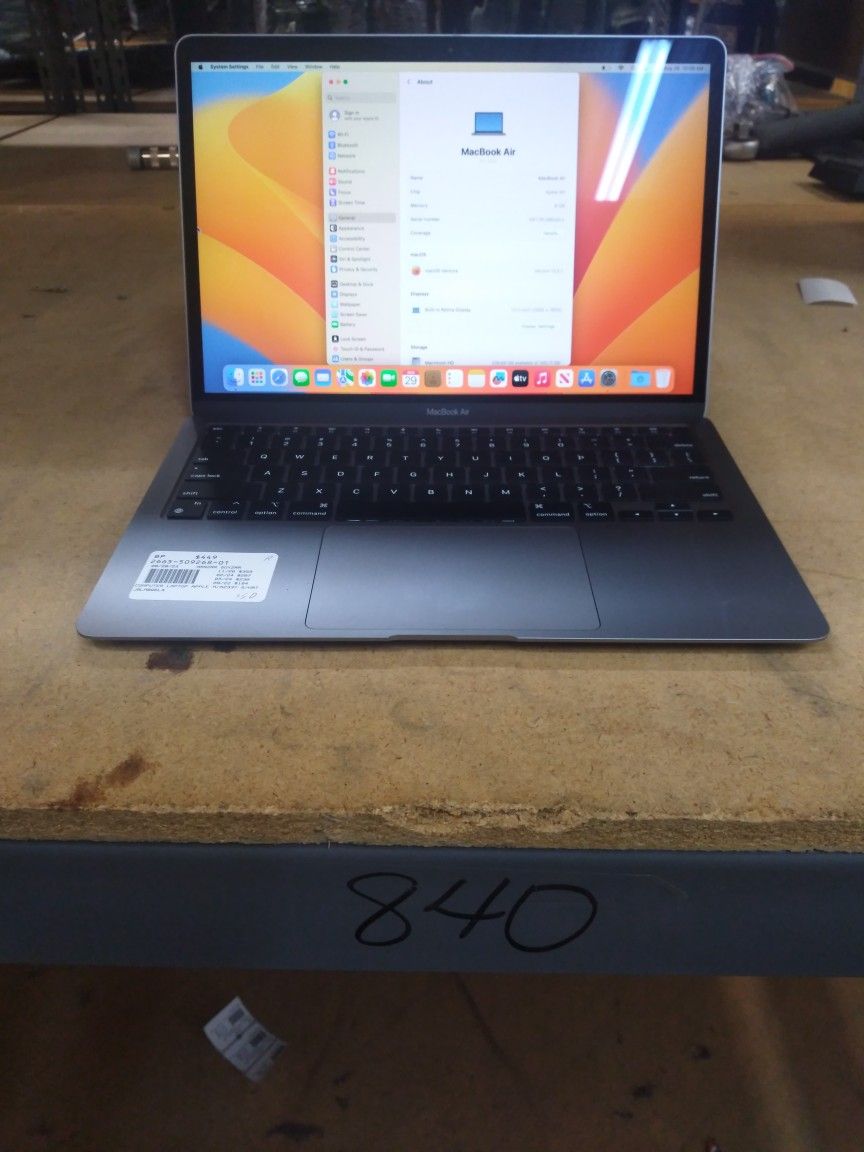 MacBook Air 2020 ,(Layaway For $45)