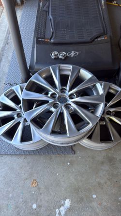 OEM Toyota Camry 17” Alloy Wheels / Rims with Center Caps – 2015–2017 Camry – $175 Each or $450 Set