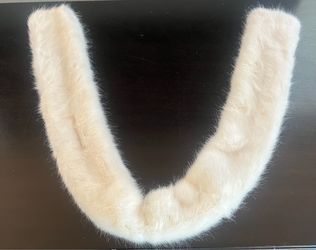 RH Restoration Hardware Ivory Faux Fur Pull-Through Scarf – 56" Keyhole Winter White"